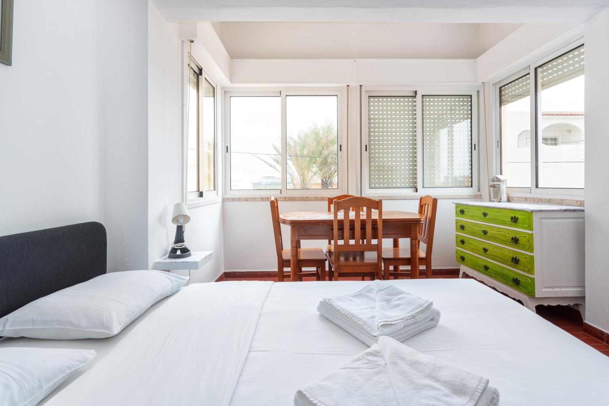 Blife & Hostal
